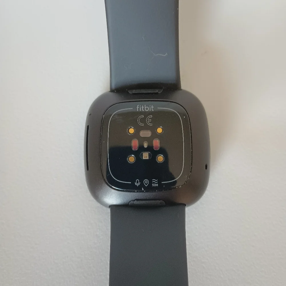 fitbit black minimalist